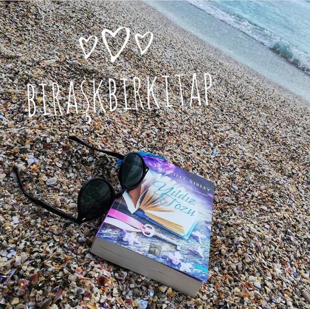 #tavsiyekitap #arkadyayayinlari #arkadyakitap#arkadya #morkitabimvarbenim#aydabirarkadya #arkadya #arkadyakitap@arkadya_kitap #arkadyakitaplarim#kitapkurdu #kitapokumak #kitapönerisi#kitapsözleri #kitapalıntıları #book #bookphoto#bookstagram #bookshelf #bookstagramturkey#books #bookstore #bookalicious #bookworm#bookblogging #kitapokumakgüzeldir#kitapokufotografcek #priscillesibley#yıldıztozu @okuyan_kadinlar_kulubu#arkadyacıyızbiz
